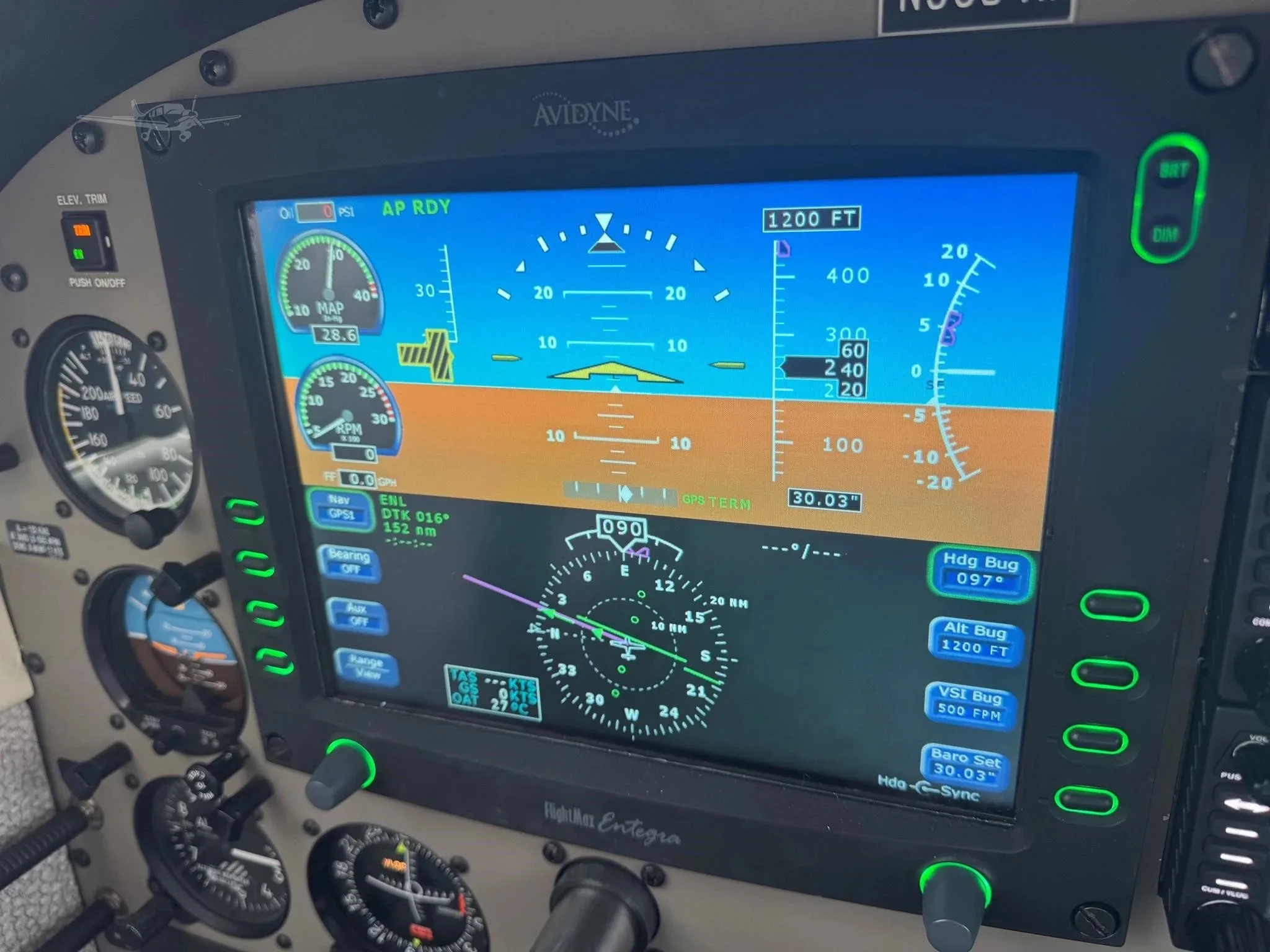 A close-up of the primary flight display (PFD) in the Piper Malibu Mirage N3094W cockpit, showing flight parameters.