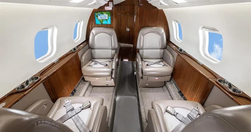 Aircraft cabin with four seats.