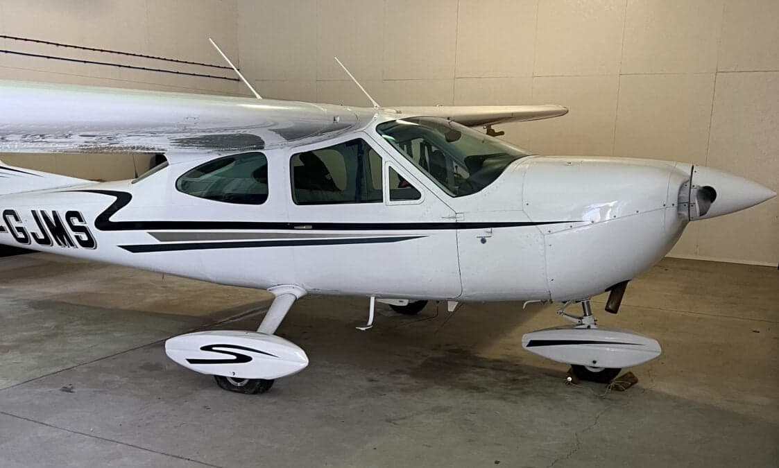 Close up of the nose of C-GJMS Cessna Cardinal 177.