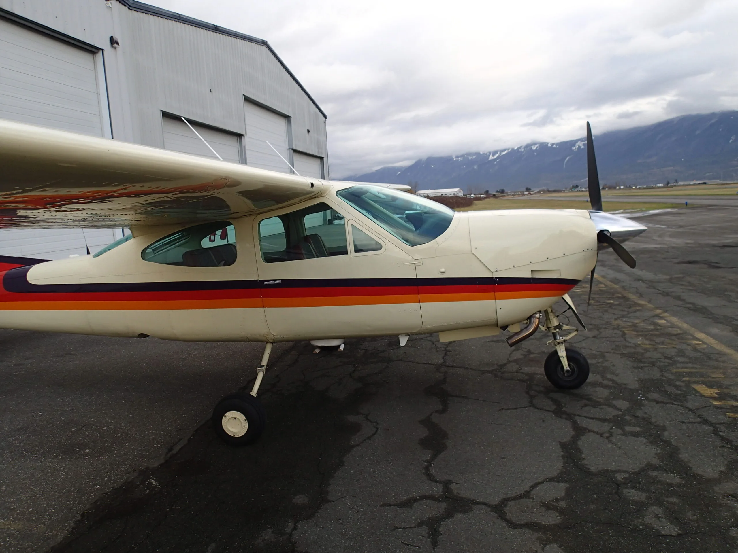 Close up of the front of Cessna Cardinal RG C-FBXA.