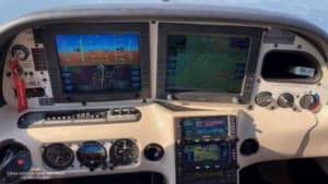 The instrument panel of a Cirrus SR22 G3 Turbo aircraft.