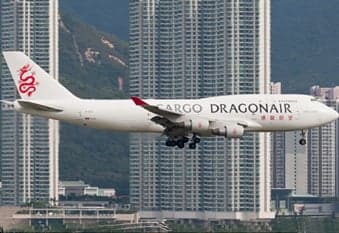 Singapore Airlines Boeing 747 taking off.
