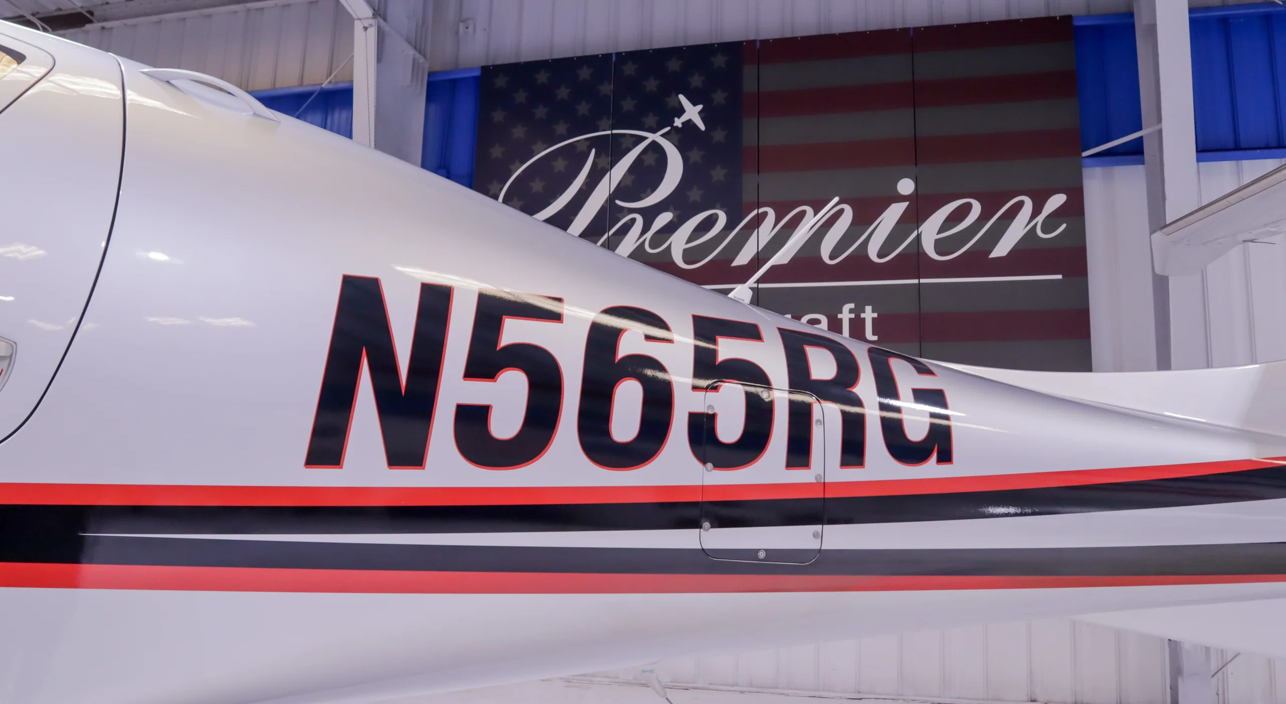 Close up of the tail of Diamond DA50RG aircraft N565RG.