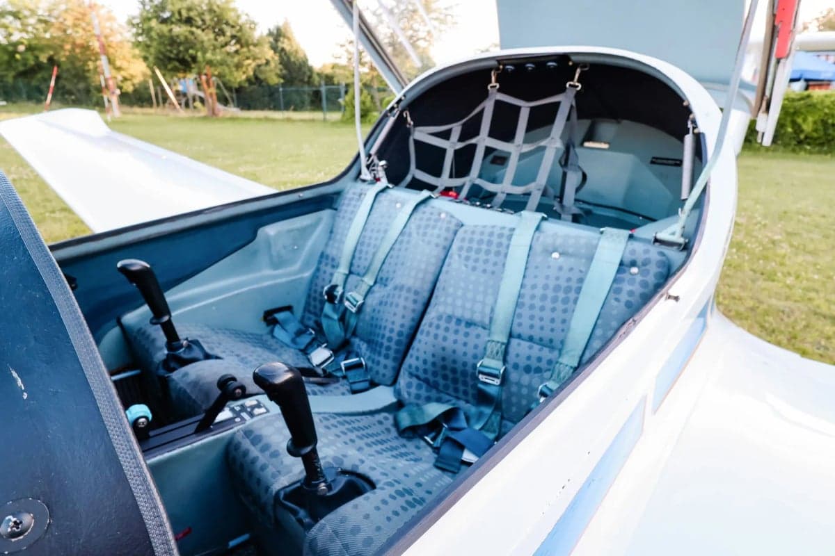 Instrument panel of the Diamond DA20 Katana D-EMFH.