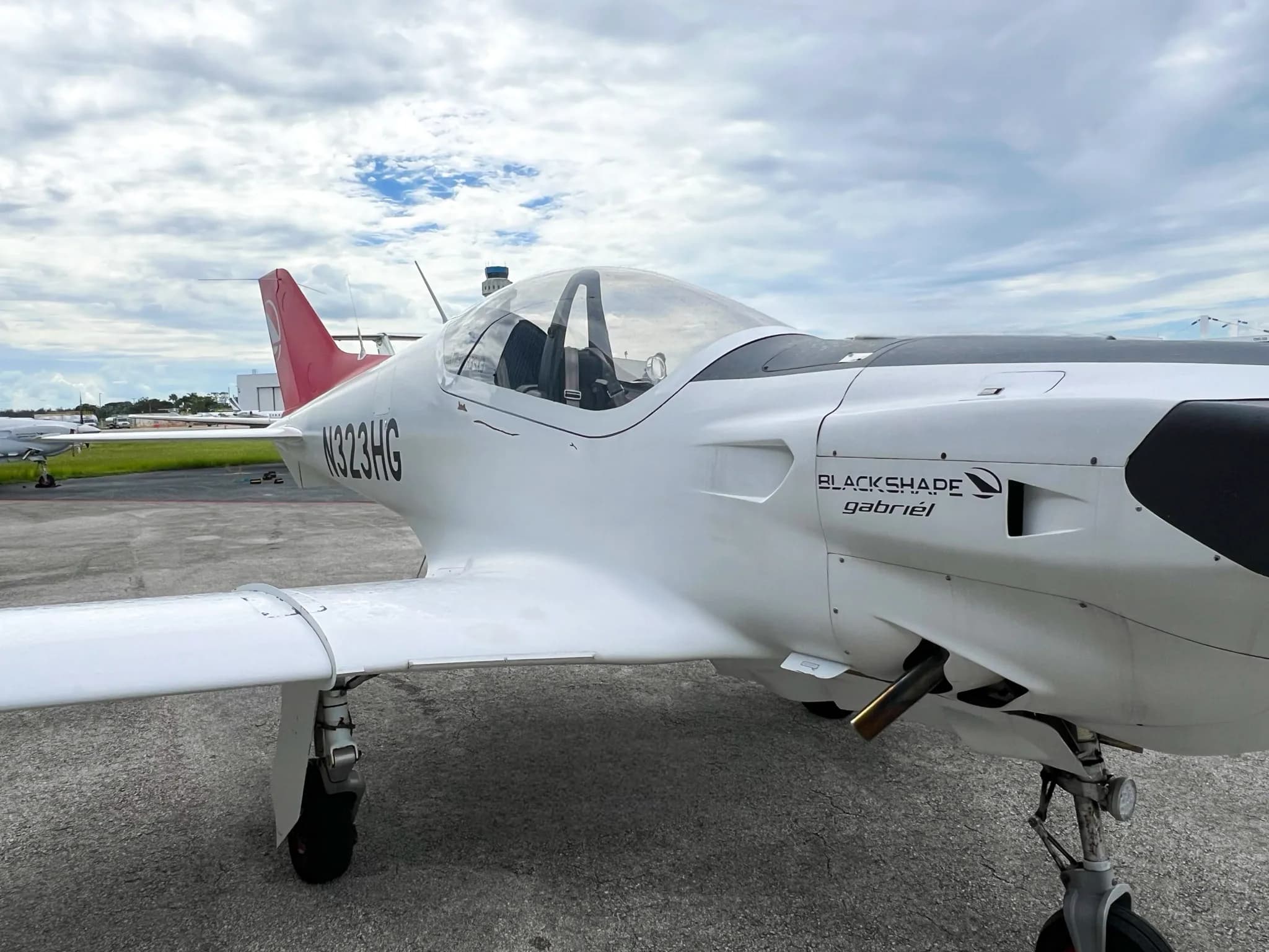 Close-up of the Blackshape Gabriel aircraft with registration N323HG.