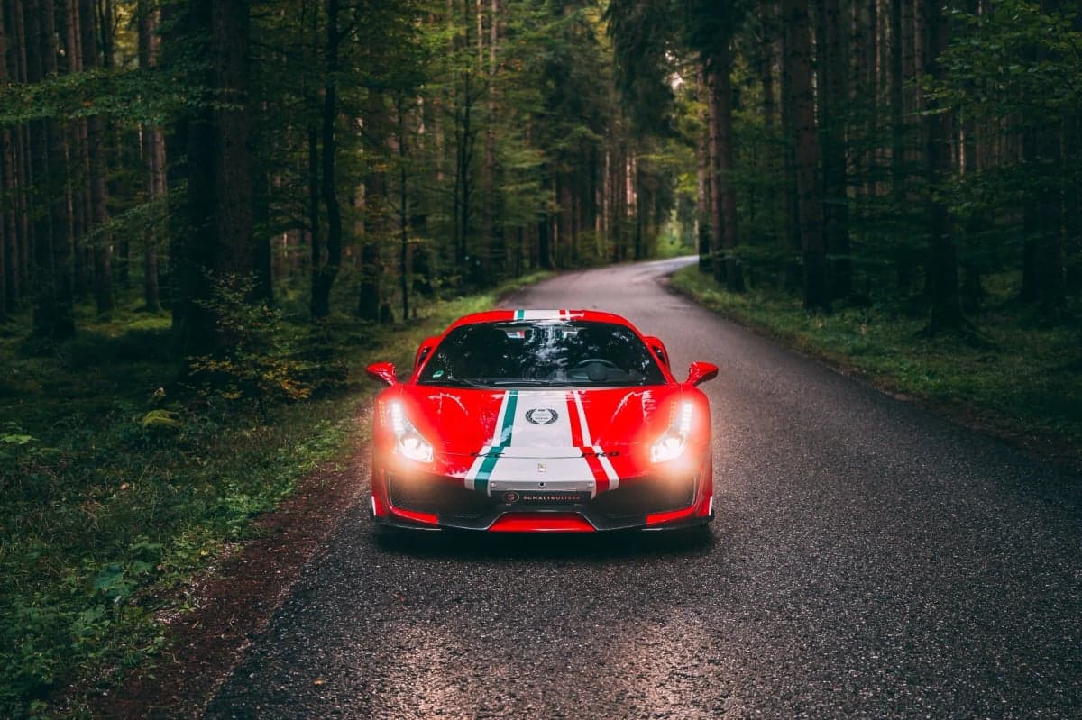 FERRARI 488 Pista