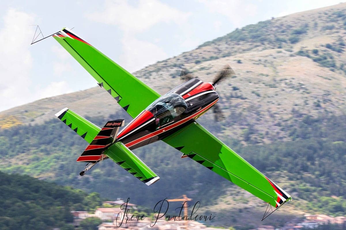 Extra 330 LX
