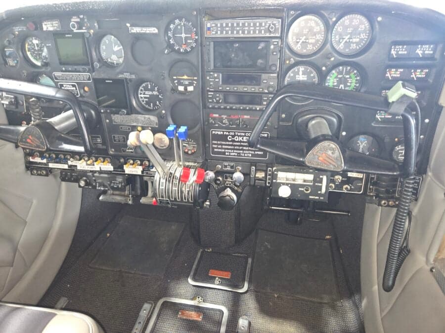 The instrument panel of a Piper PA-39 Twin Comanche.