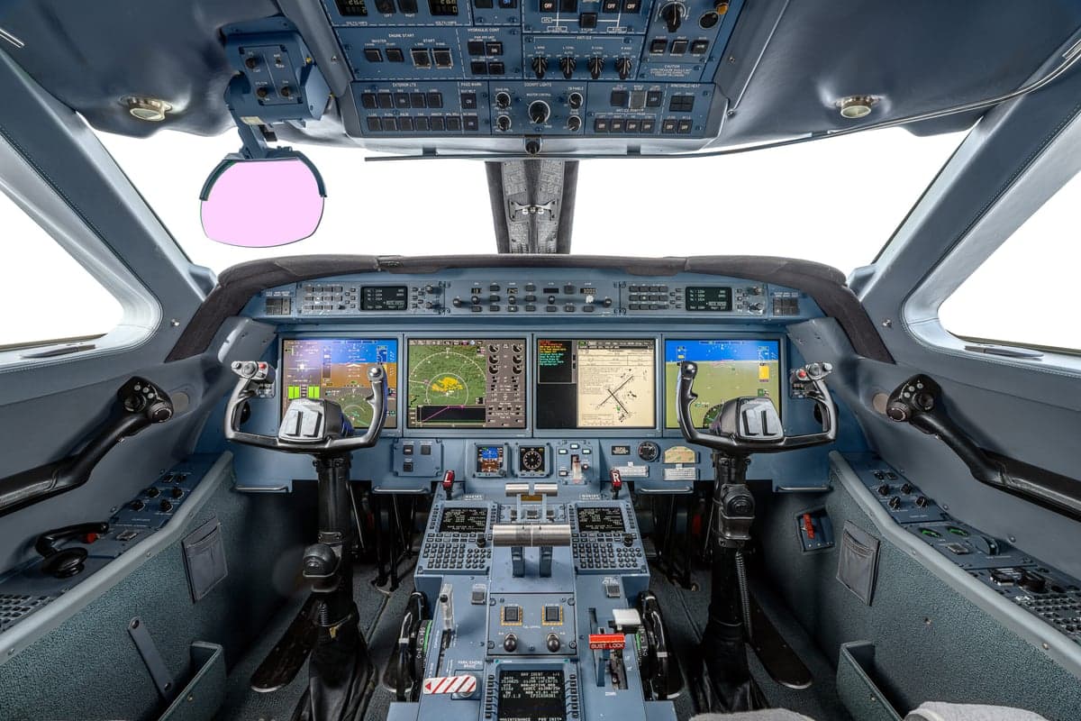 The cockpit of the Gulfstream G-IV features a full suite of avionics and controls.