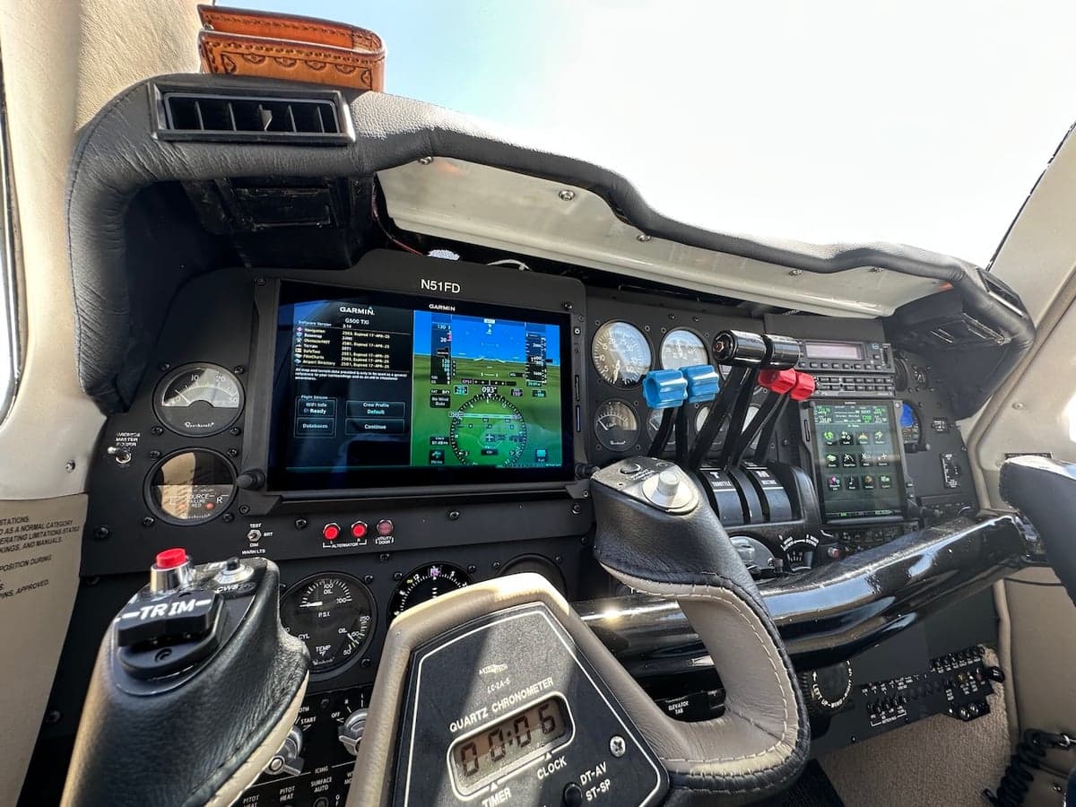 View of the Beechcraft Baron's instrument panel, showing the Garmin avionics.