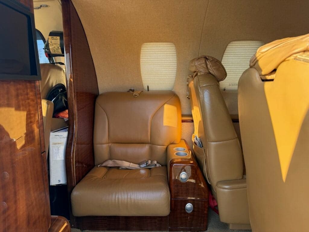 Cockpit instrument panel of the Cessna Citation CJ2+.