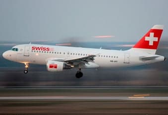 A Swiss Airbus A320 on approach.