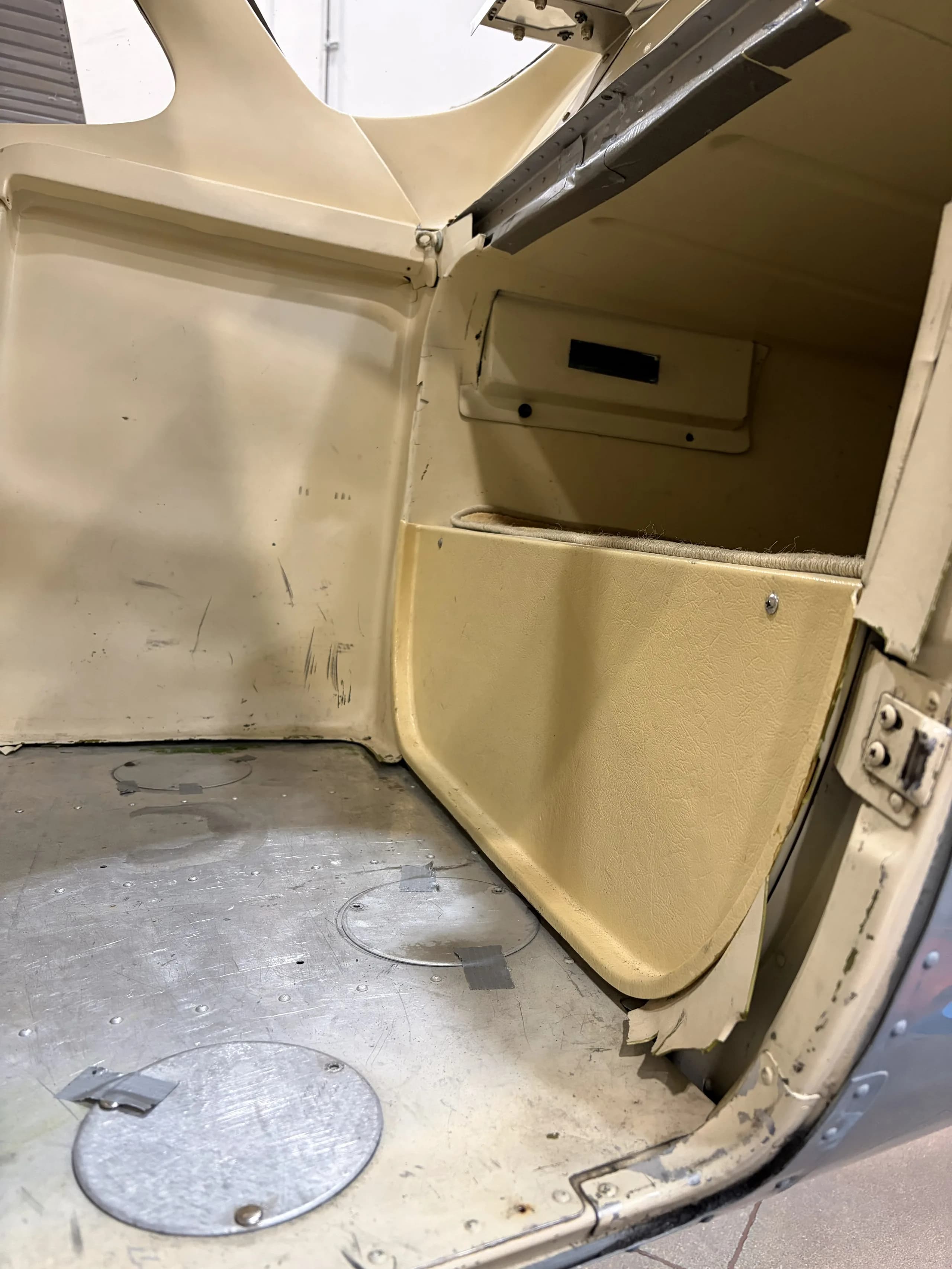 Interior paneling of a Cessna 172.