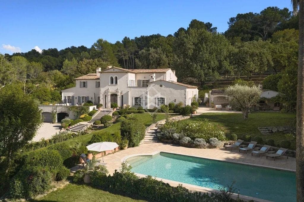 10 room luxury Villa for sale in Valbonne, French Riviera