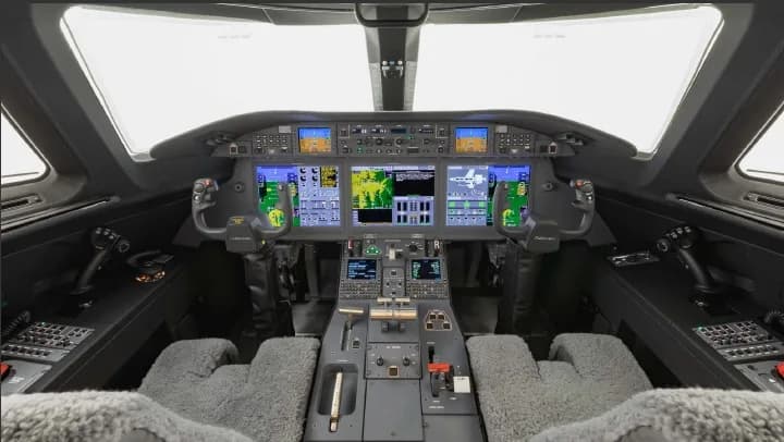 View of the Gulfstream G280 cockpit instrument panel.