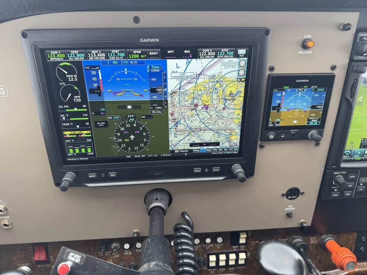 Close up of the Garmin avionics in the cockpit of N4855G.