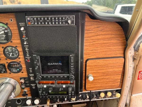 Close-up of the Garmin avionics stack.