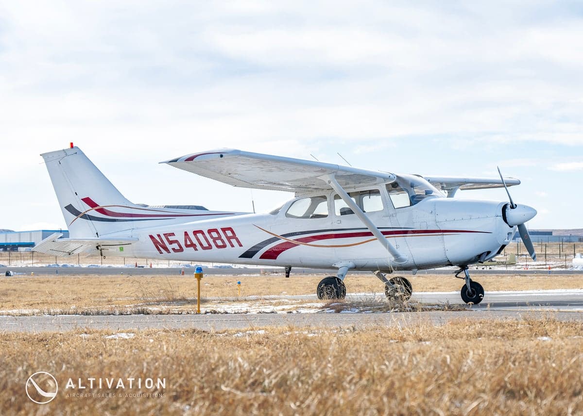 Cessna 172 Skyhawk on the ground with registration N5408R.