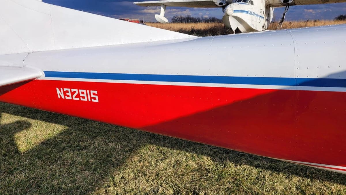 A close-up of the tail of the Cessna Skylane N3291S showing the registration number.