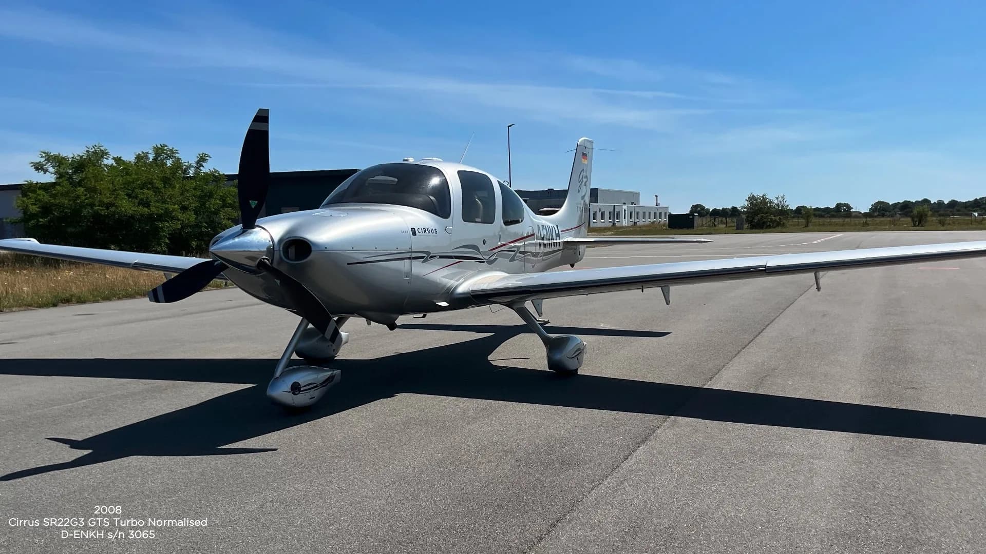 Front quarter view of a Cirrus SR22G3 GTS Turbo Normalized.