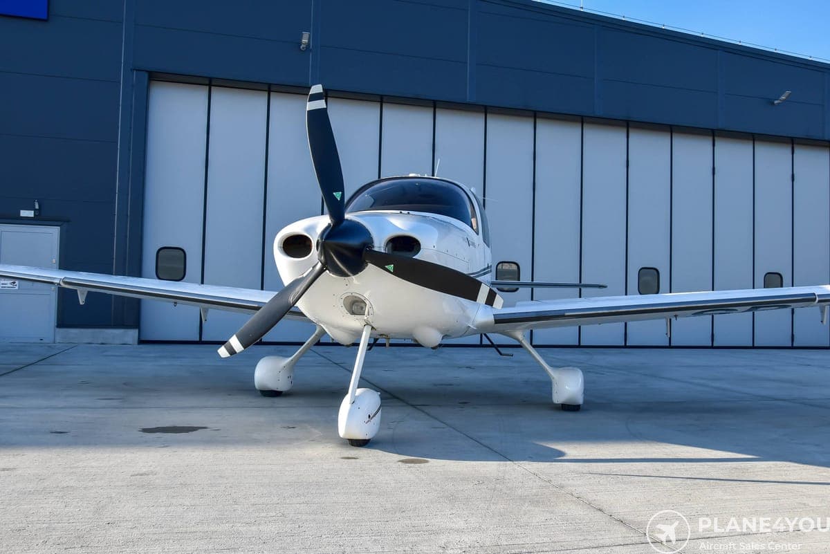 2010 Cirrus SR22-G3
