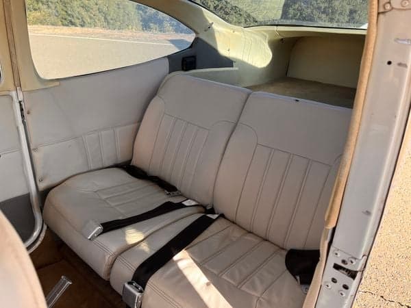 Rear seats of the aircraft N738JZ.