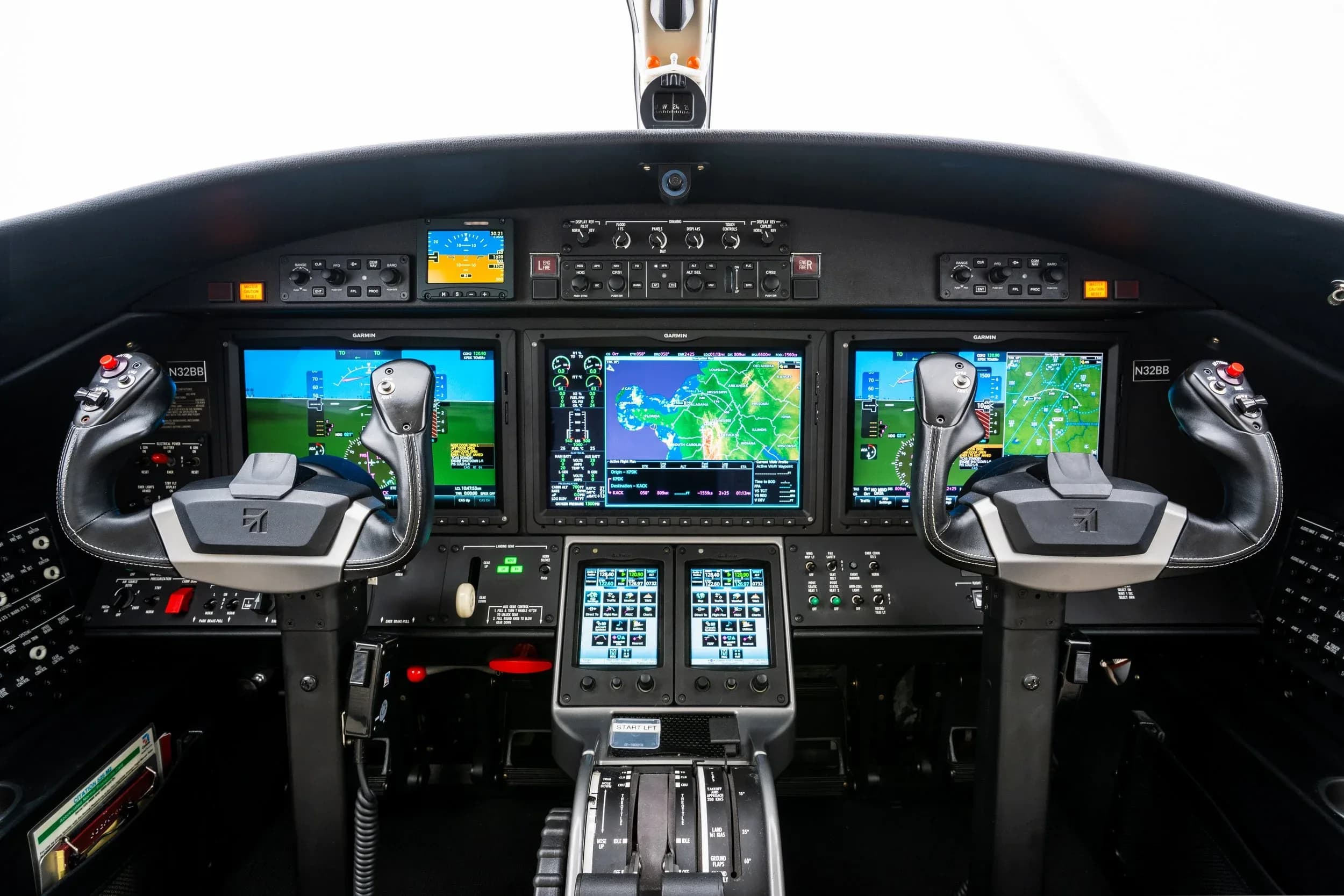 Full instrument panel of the Cessna Citation M2 aircraft.