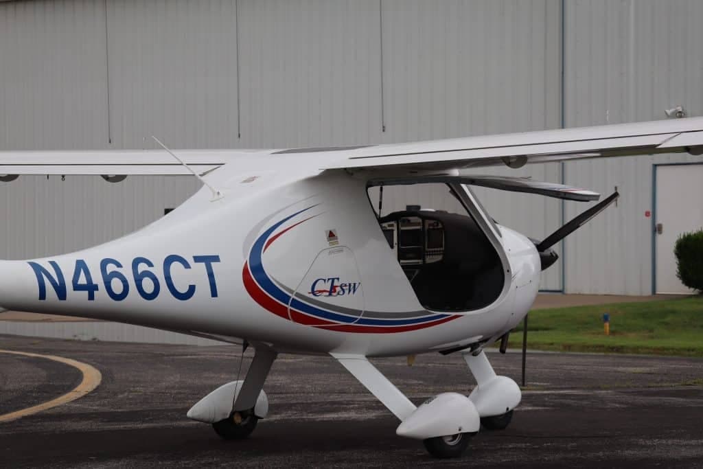 A CTLS aircraft with registration N466CT on the tarmac.