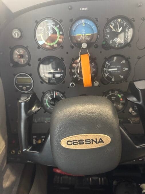 Close-up of the Cessna instrument panel and yoke.