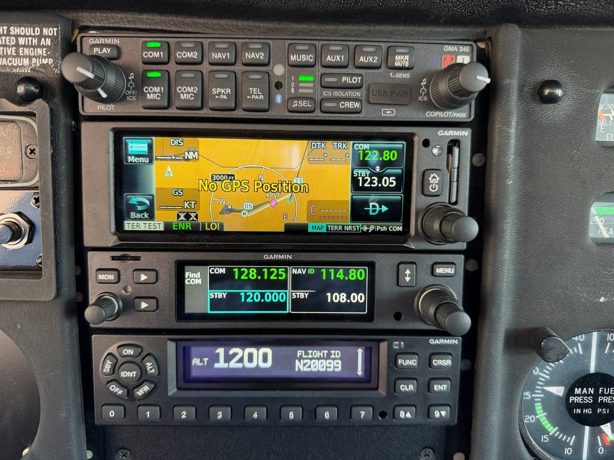 Garmin avionics showing flight ID N20099.