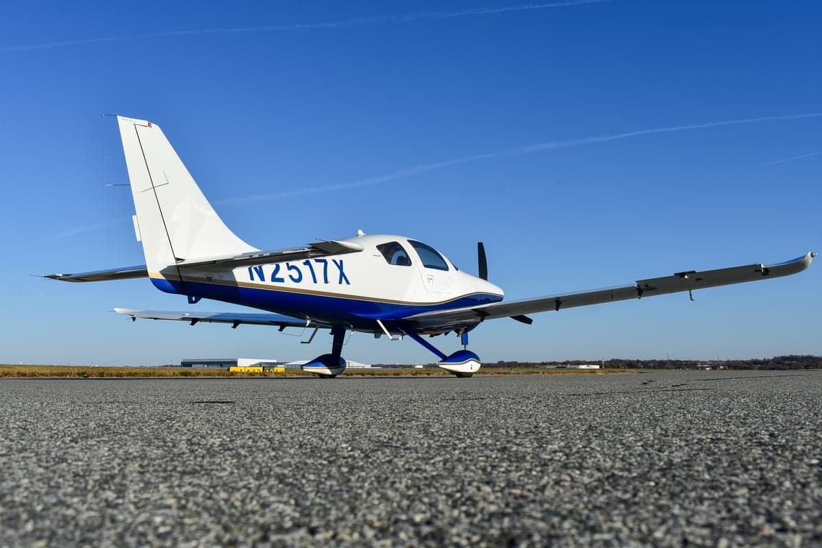 Close-up of the tail of Cirrus VK-30 aircraft N2517X.