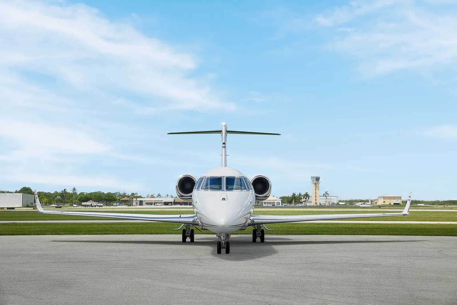 Front view of N280GL Gulfstream on the tarmac.