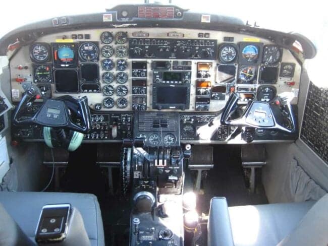A diagram of the aircraft's interior layout and emergency equipment.