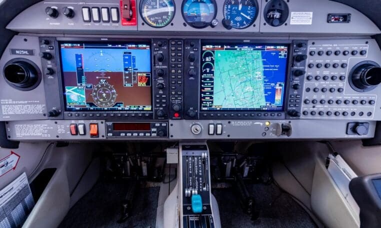 Detailed view of the Diamond DA40's glass cockpit instrument panel.