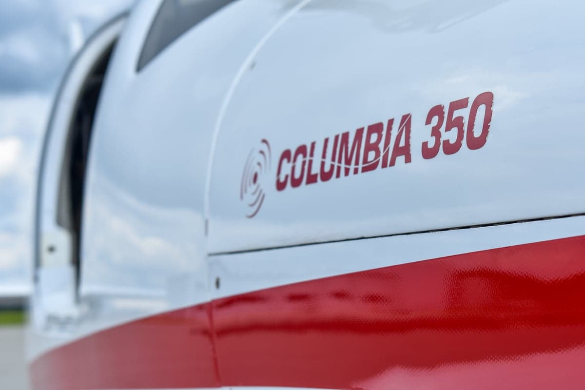 View of the front seats of the Columbia 350 aircraft.