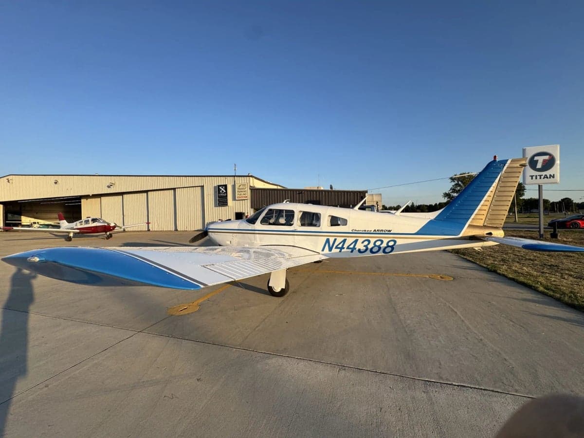 Side view of the Cherokee Arrow N44388 on the tarmac.