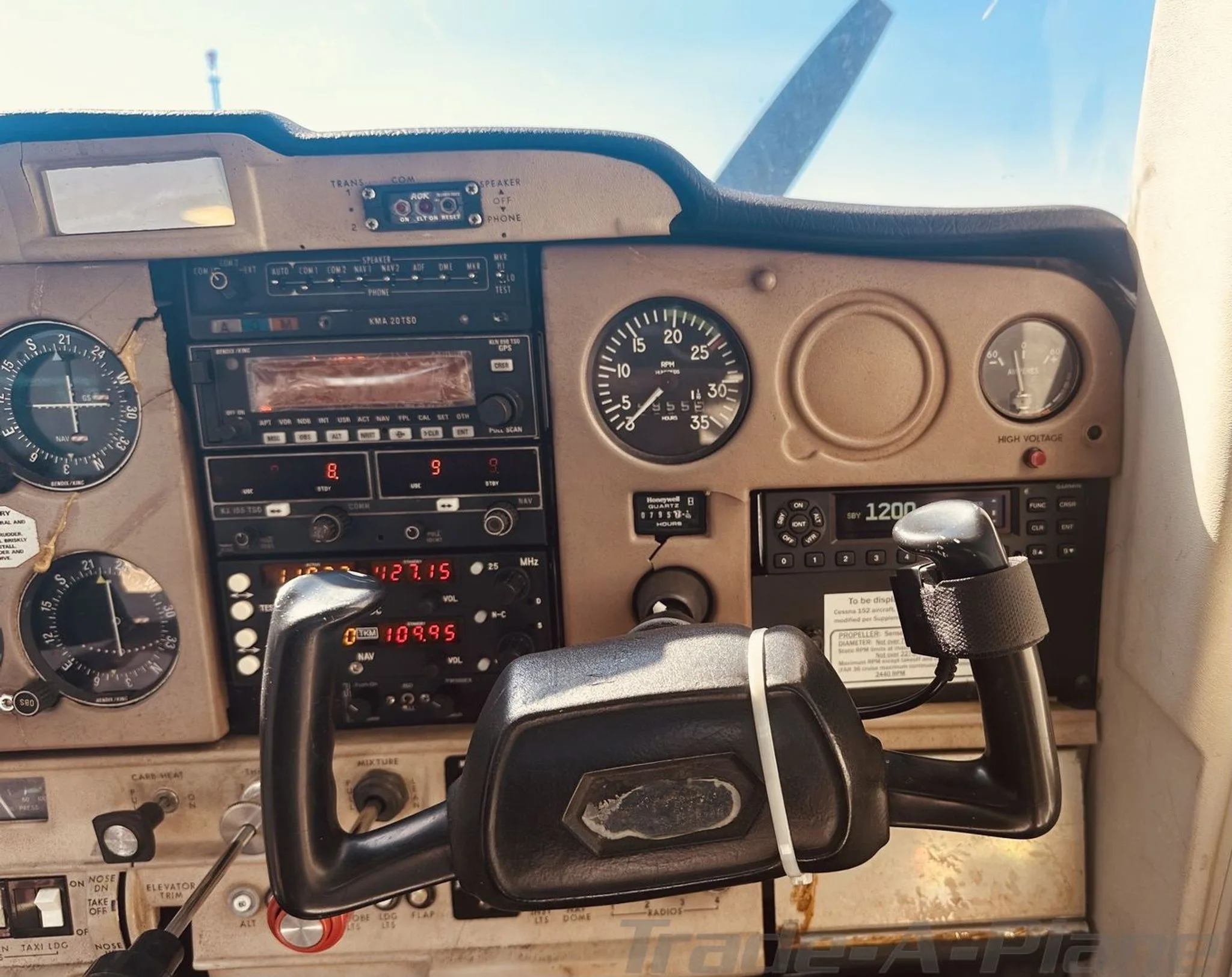 View of the right side of the Cessna 152 cockpit instrument panel with the control yoke.