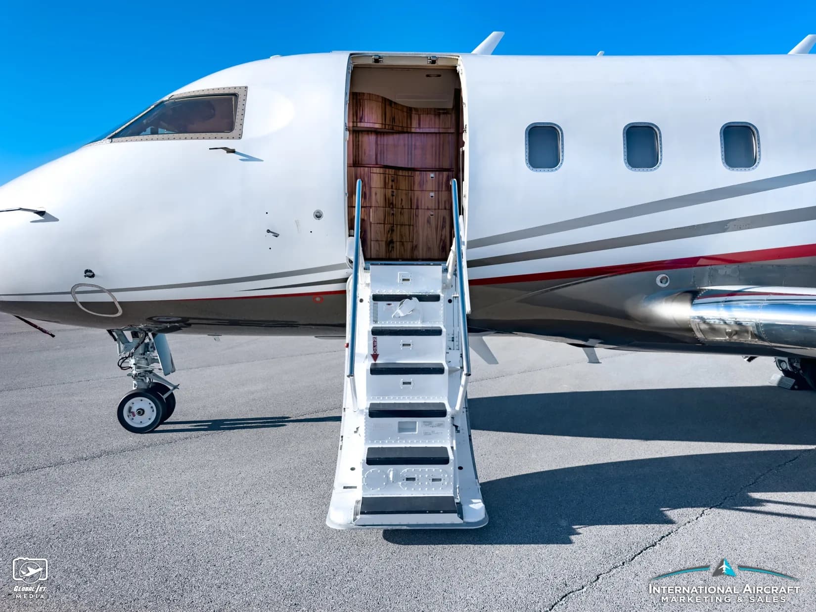 N495DD Bombardier Challenger with airstair door open.