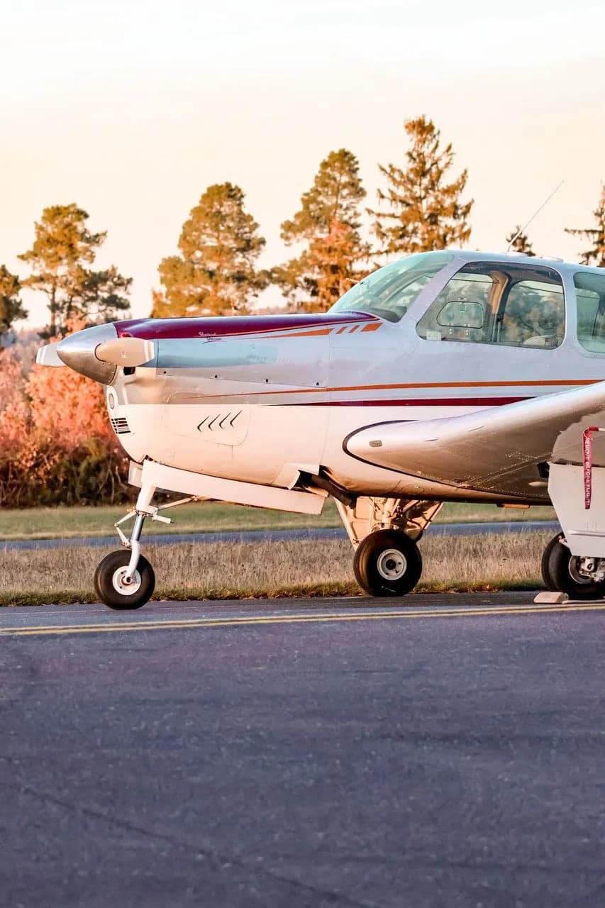Close up of the front of Beechcraft Bonanza N8918M.