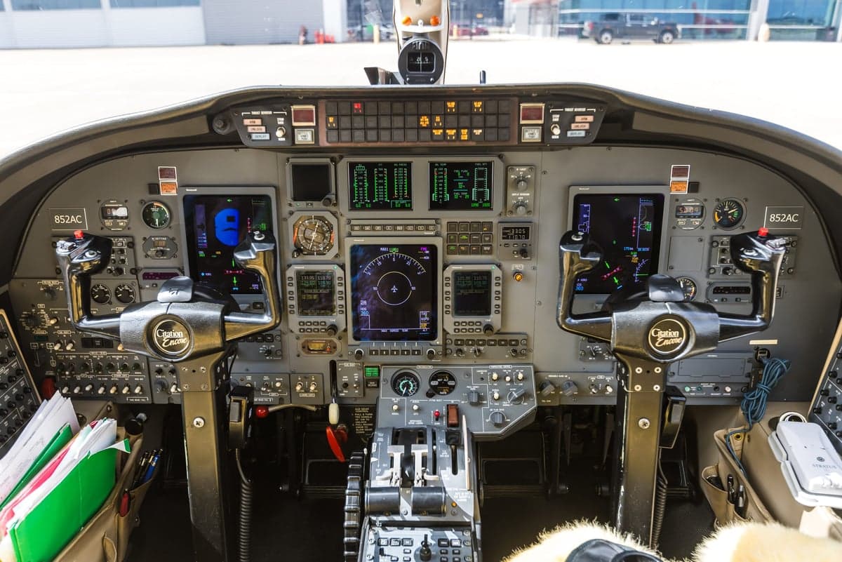 The cockpit of a Cessna Citation CJ3.