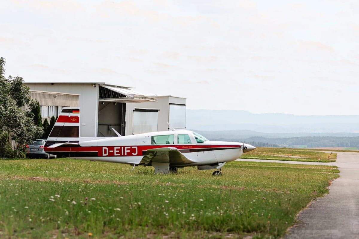 Mooney M20J aircraft D-EIFJ on the ground.