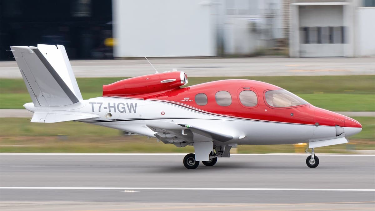The Cirrus Vision Jet T7-HGW taxis on the runway.